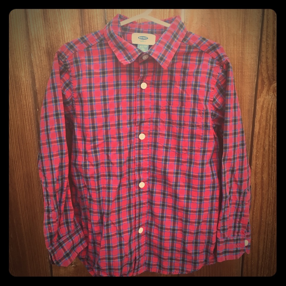 Old Navy red and black boys flannel shirt. EUC.